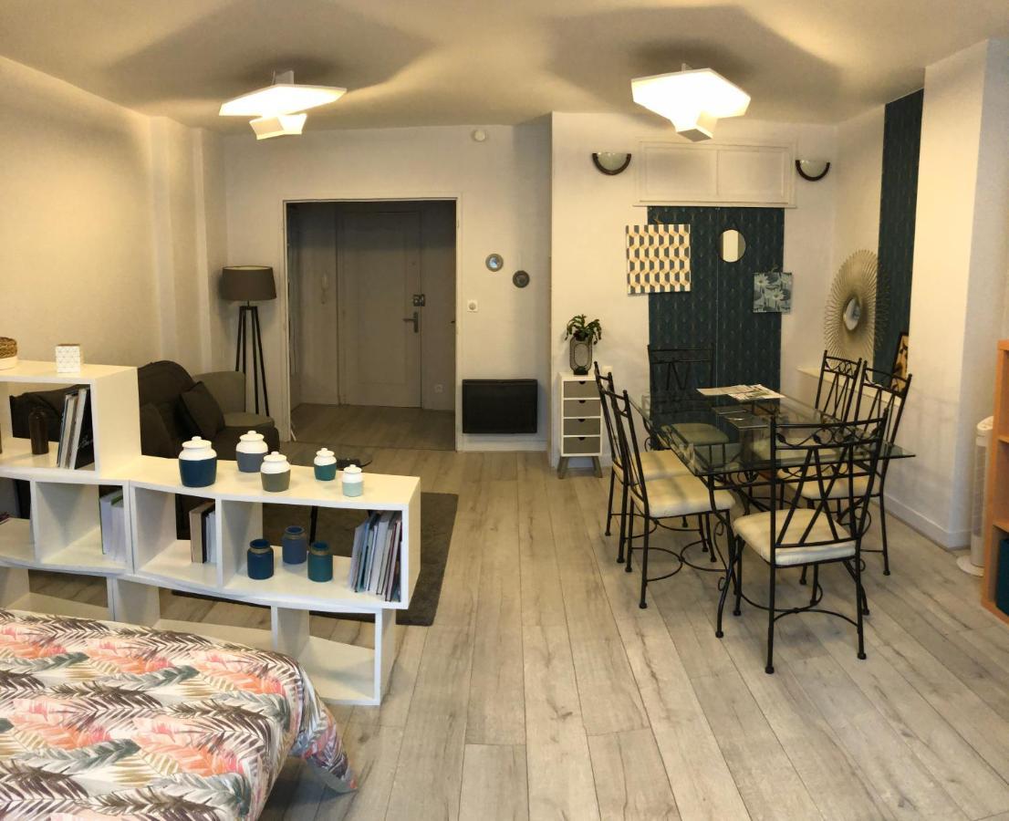 Gordaine Apartment Bourges Bagian luar foto