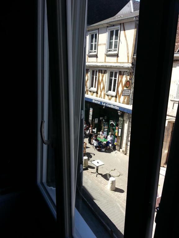 Gordaine Apartment Bourges Bagian luar foto